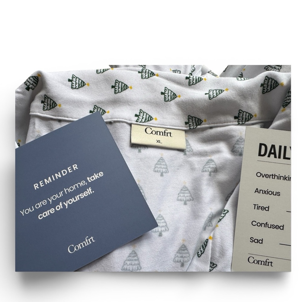 Comfrt Women's White Patterned Pajama Set - Picture 3 of 6